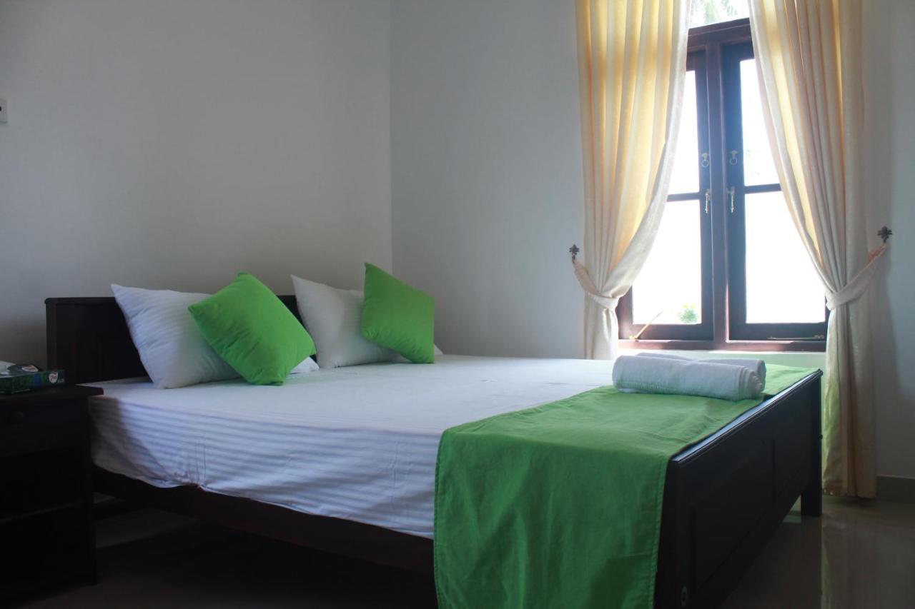 Queens Airport Residence Негомбо Екстер'єр фото